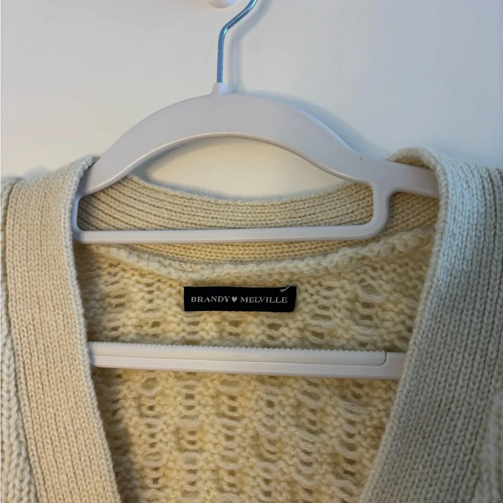 Brandy Melville Eva Heavy Wool Cable Knit Cardigan - Picture 5 of 8